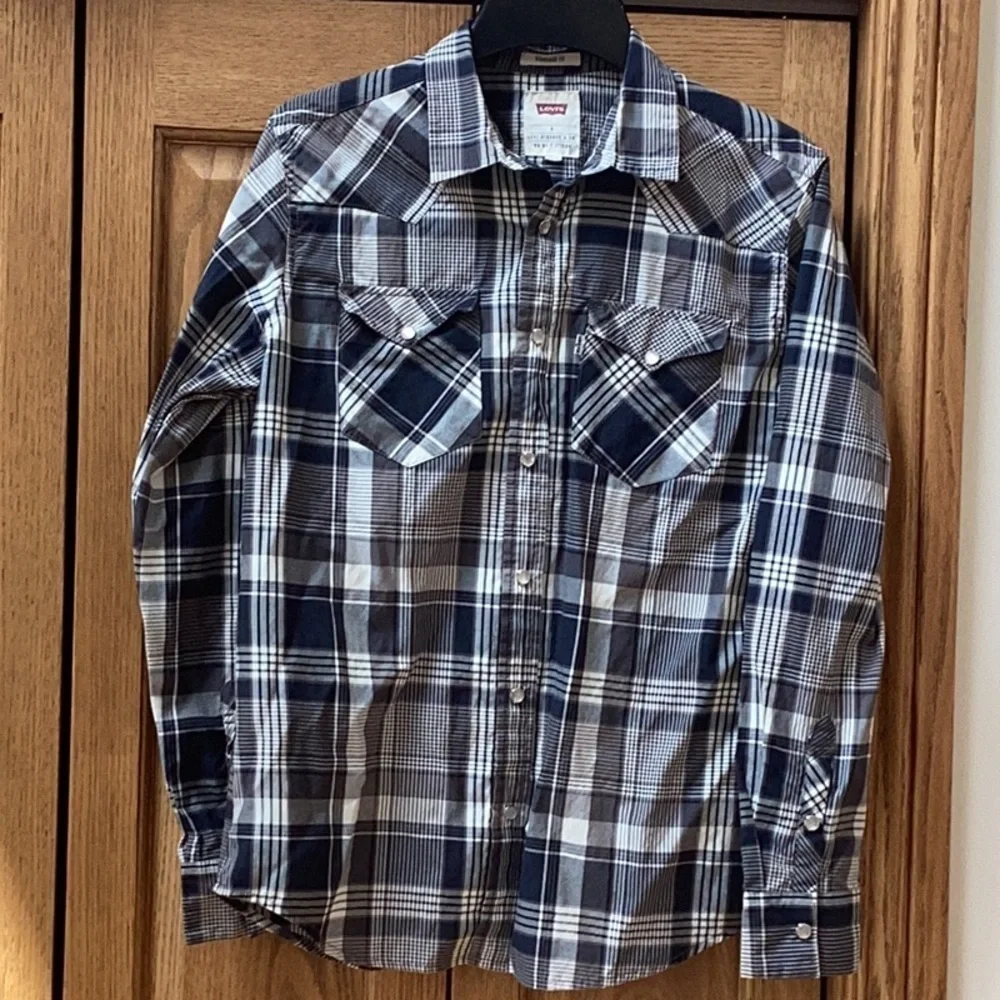 Levi’s Standard Fit Pearl Snap Western Shirt, men’s size small